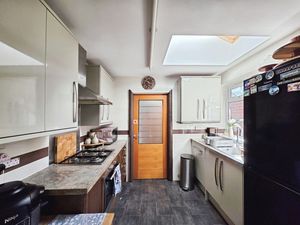 Kitchen- click for photo gallery
